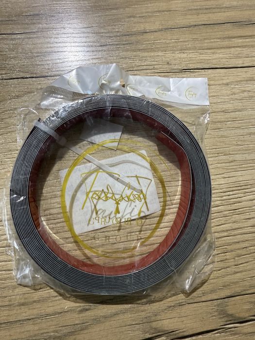 Полоса самоклеющаяся золото