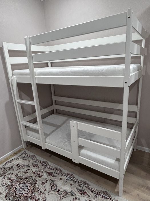 Продам двухярусную кровать