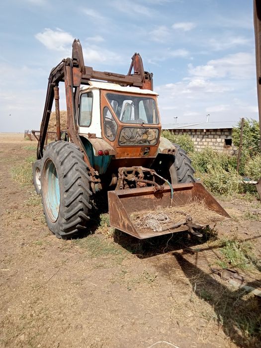 Подам  два  ЮМЗ 6