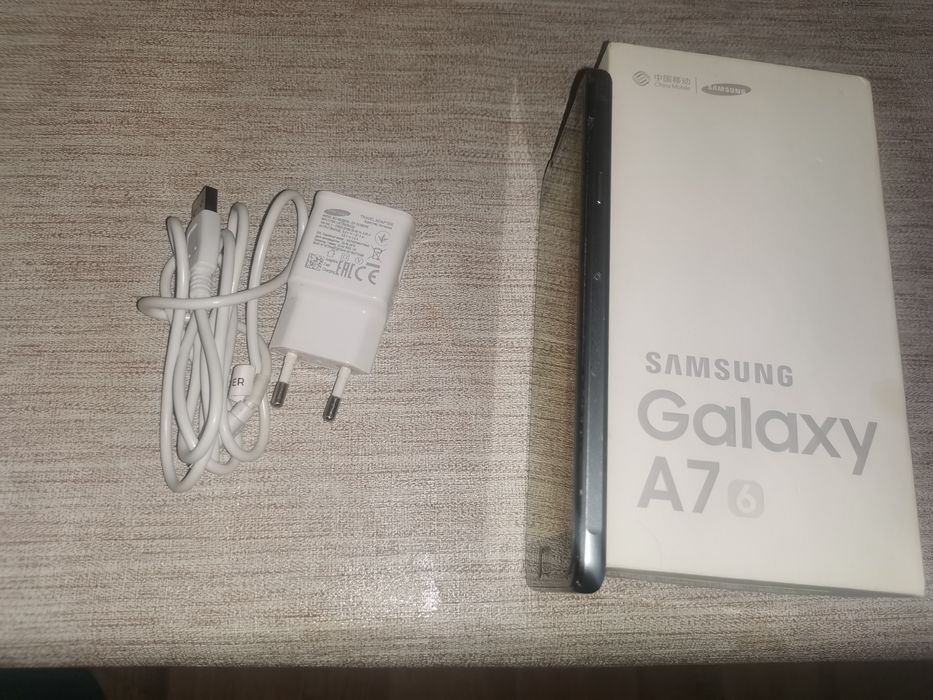 Продавам Samsung Galaxy A7