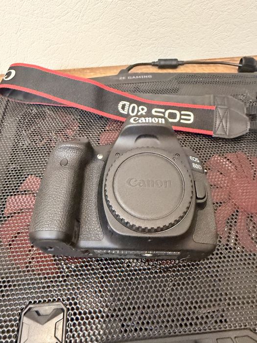 Canon 80D фотоаппарат