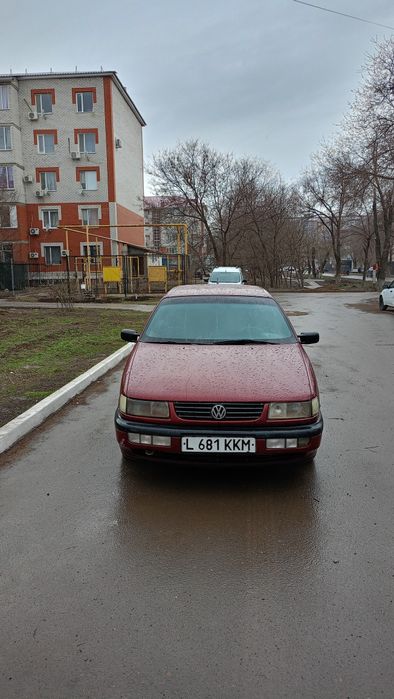 Продаётся фольксваген пассат B4 седан 1996г.бордового цвета металлик