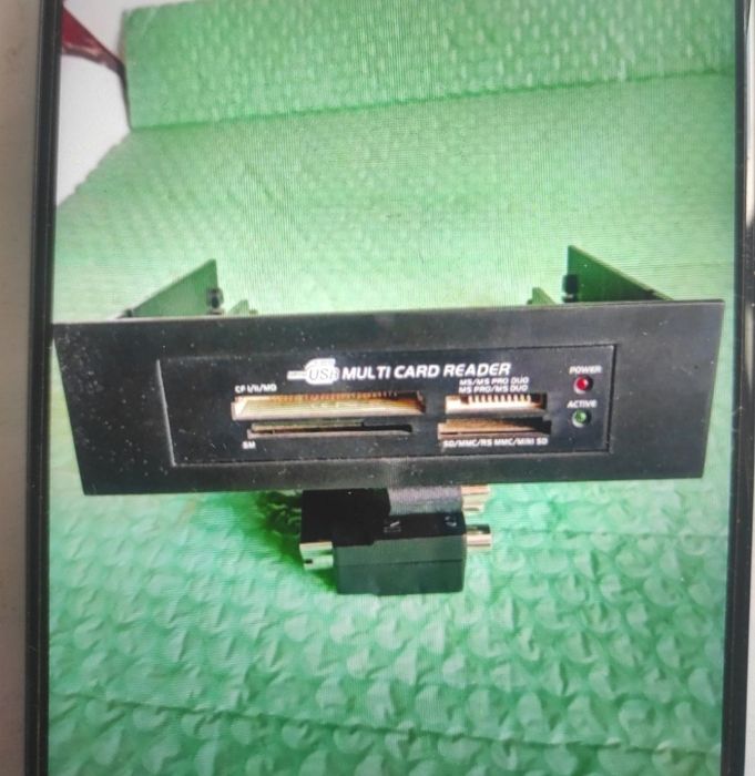 Multicard Reader, citește mai multe tipuri de carduri
