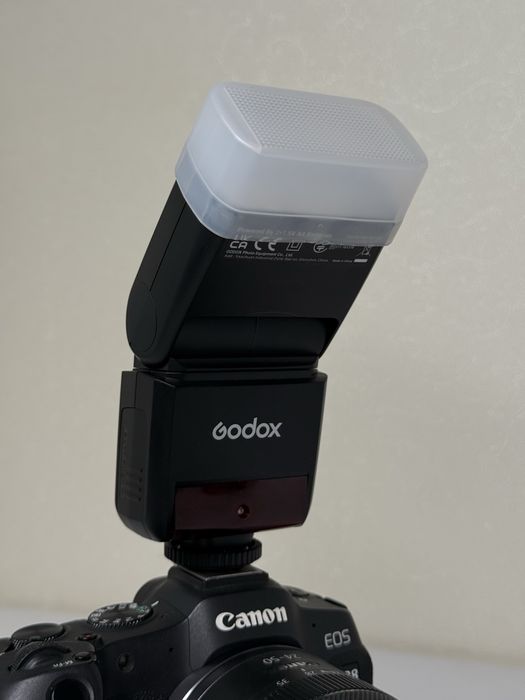 Canon R8 фотоаппарат