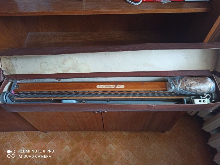 Продам вязальную машинку