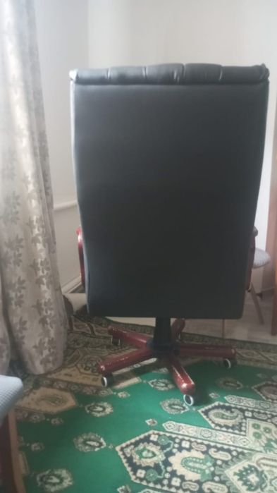 Кресло чёрное большое