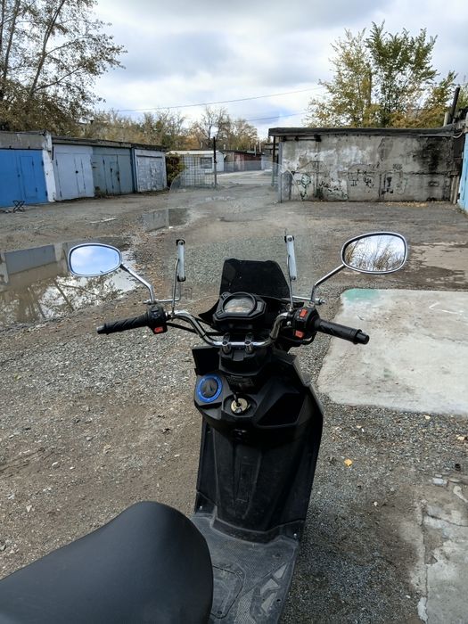 Продам скутер Velimi