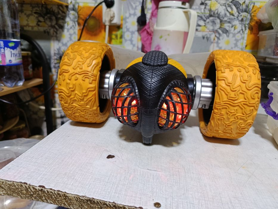 Продаются большие роботы