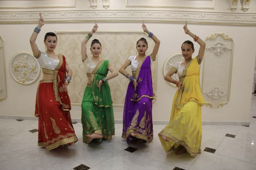 Прокат Индийских костюмов