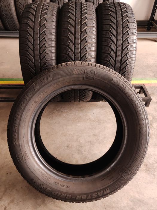 215 60 R16 iarna 96H M+S Anvelope Cauciucuri Semperit iarna 6mm