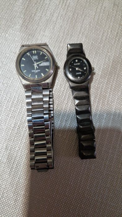 Часовник Q&Q с светещи стрелки