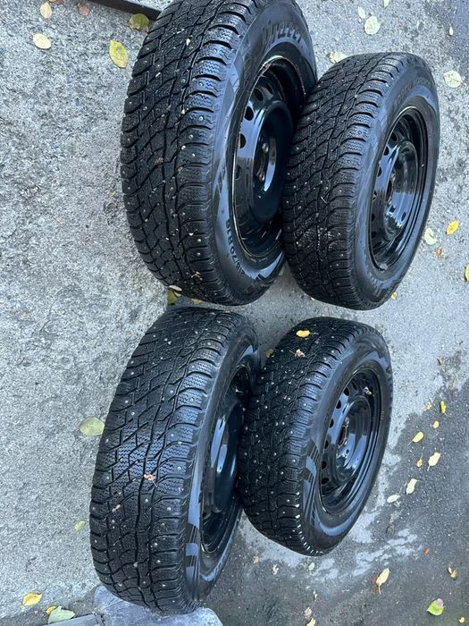 Продам комплект колес