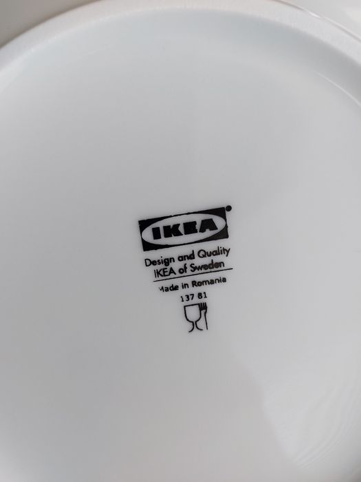 Порцеланови чинии IKEA