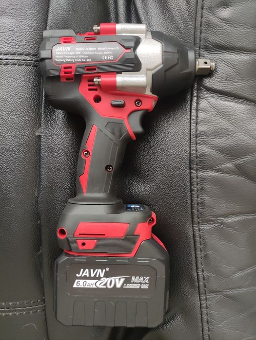 Ударен гайковерт 800 Nm