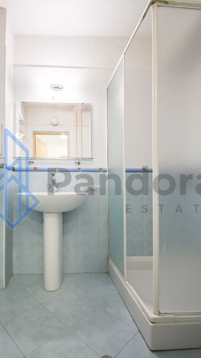 Дава се под наем Двустаен апартамент в София, Изток - 62 кв.м за 489.6 € - Снимка #7