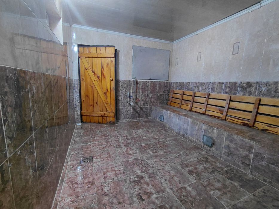 Моншасы бар үлкен үй сатылады