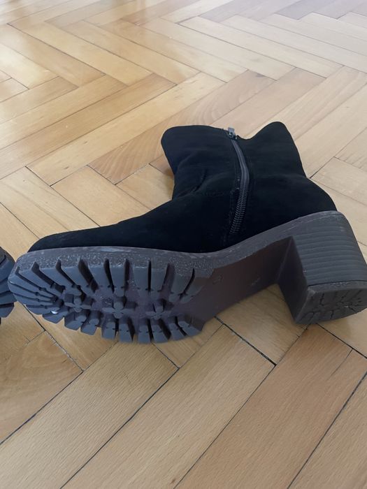 Велурени боти 39