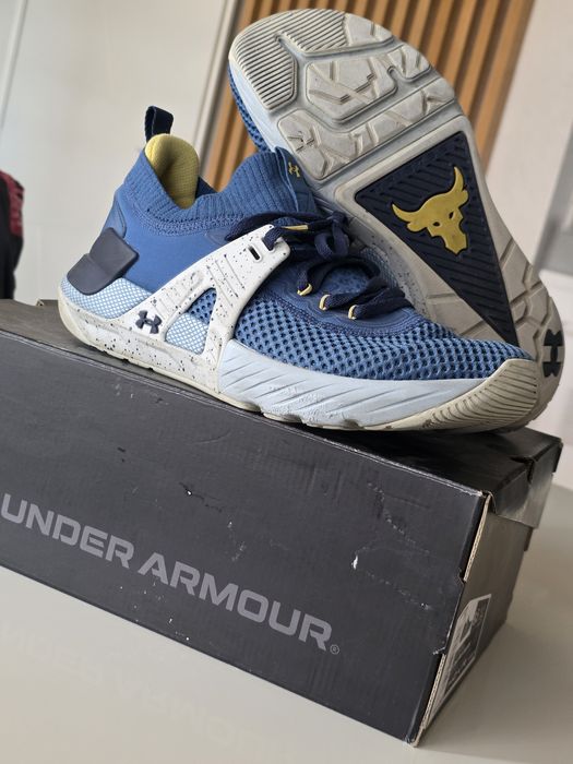 Under Armour 43 -  UA Project Rock 4 Team Rock HOVR