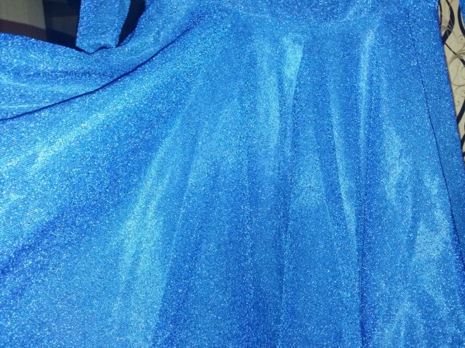 Продам новое платье