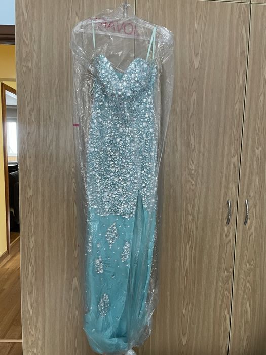 Вечернее платье с камнями