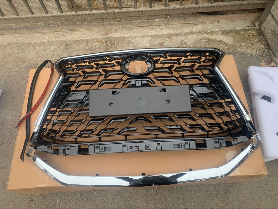 Решетка радиатора Lexus LX 570 Heritage