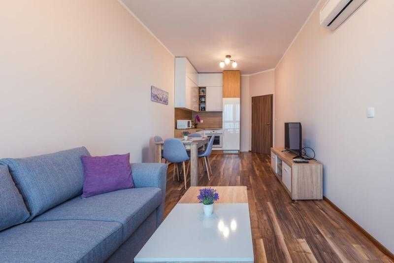 Дава се под наем Двустаен апартамент в Бургас, Зорница - 74 кв.м за 100 € - Снимка #3