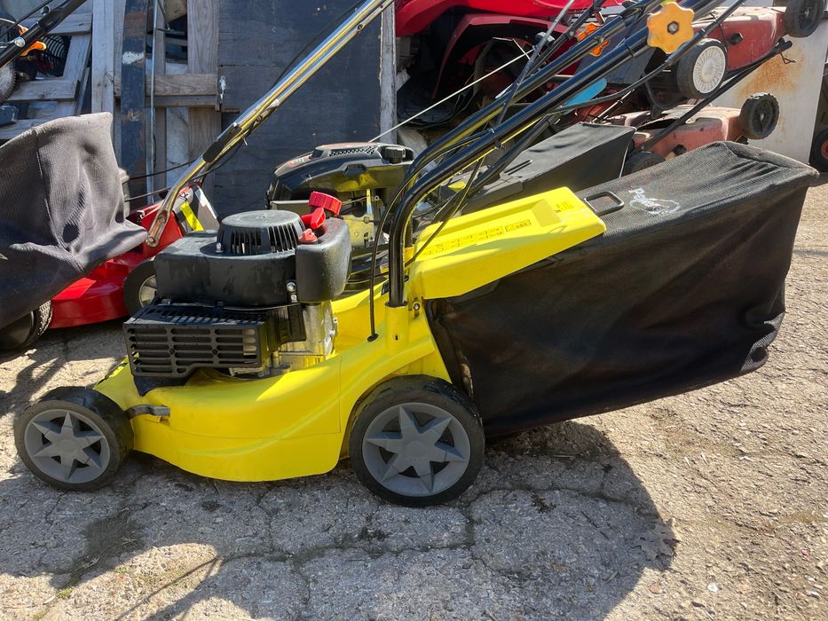 32:Самоходна моторна косачка