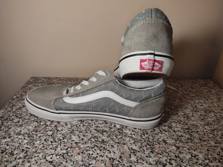 Adidași Vans de vânzare