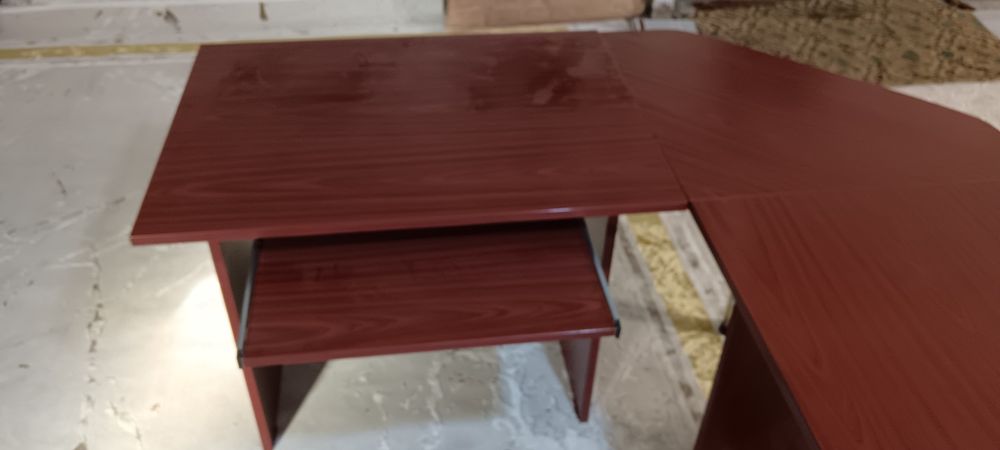 Продам угловой офисный стол