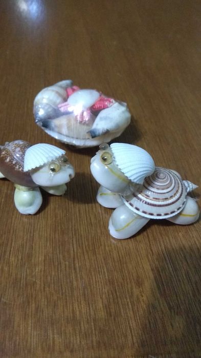 Сувениры, парусник, ракушки.