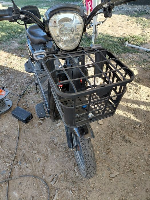 Продам скутор SKA-8