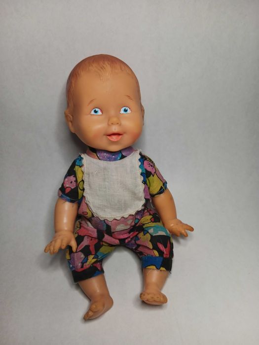 Papusa veche Aradeanca Antonel,haine originale, perioada comunista RSR