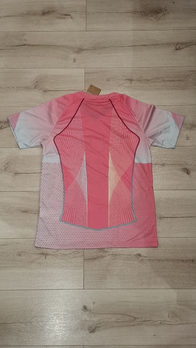 Лимитирана тениска на Барса