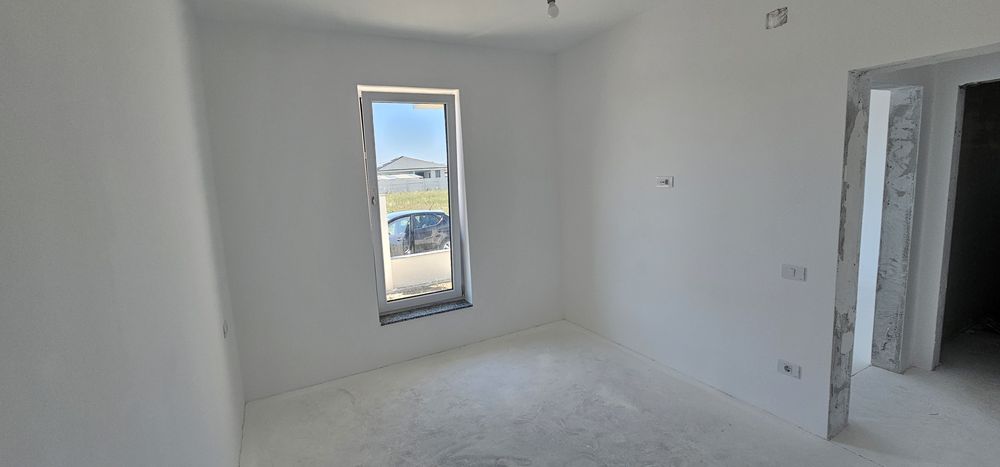 Casă nouă de vânzare – 3 dormitoare,living,  2 băi, toate utilitățile