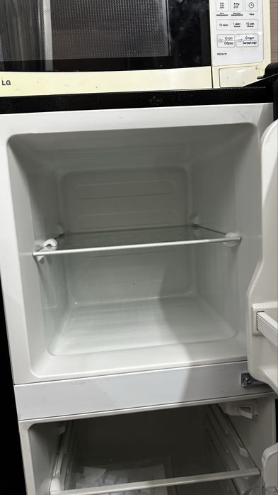 Холодильник почти новый.