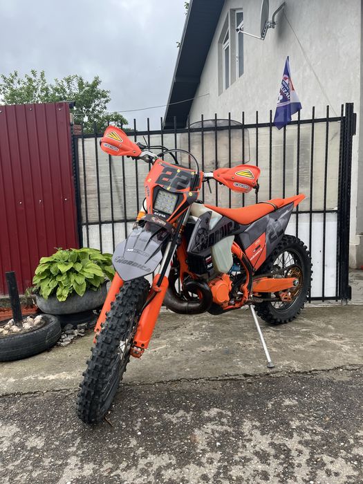 Vand Ktm exc 300 2t 2022 si Ktm exc 300 2t 2017