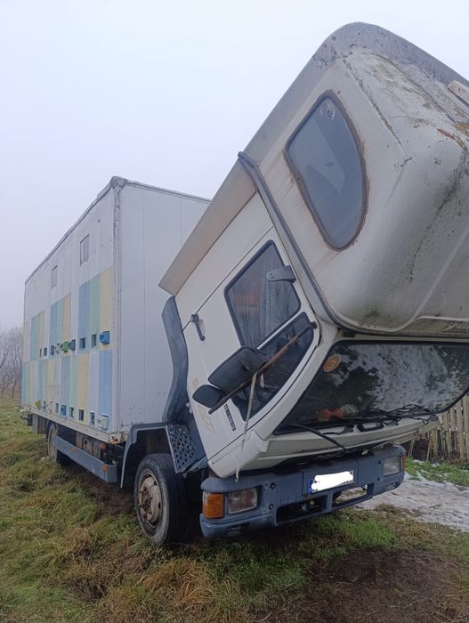 Stupină mobilă pe camion – de vânzare sau piese