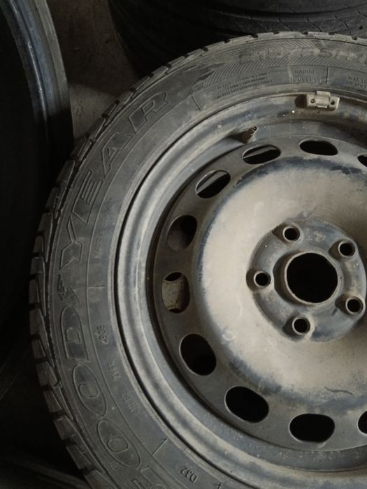 запаска на Мерседес 215/55R16