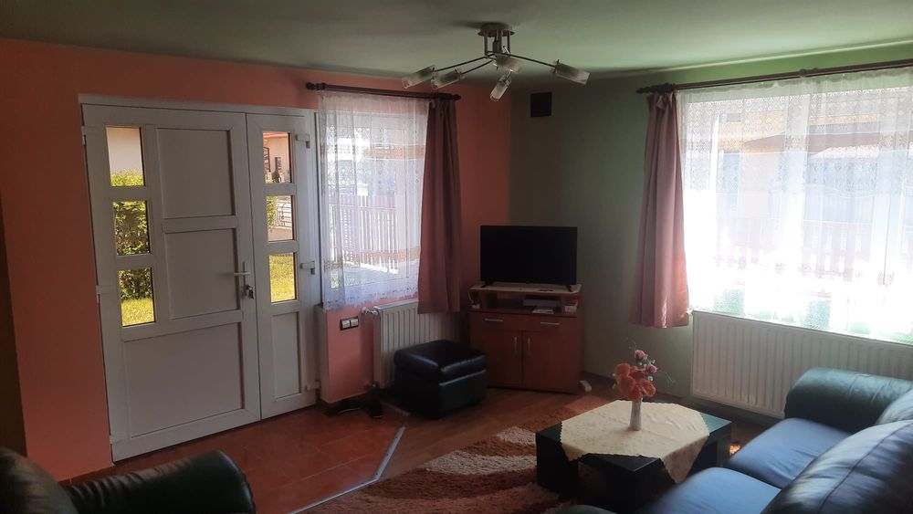 Casă 2 camere de închiriat