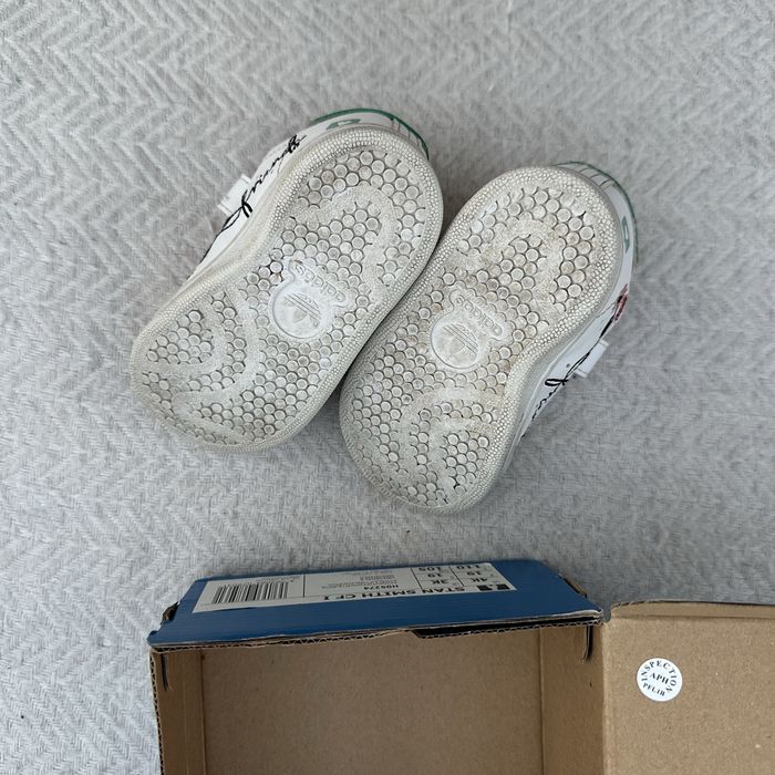 Adidasi Stan Smith, marime 19