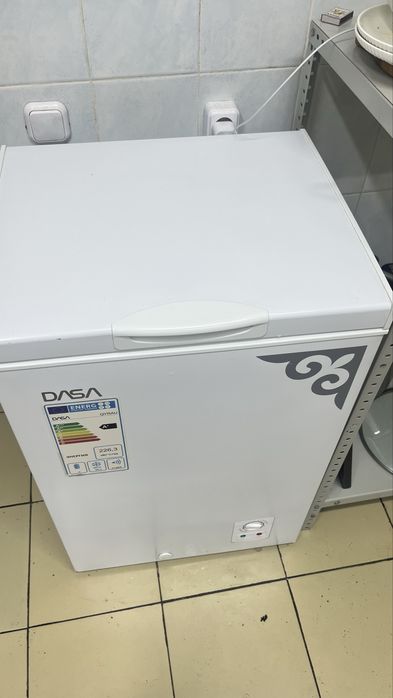продается холодильник с морозильником