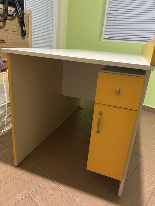 Двуетажно легло + бюро