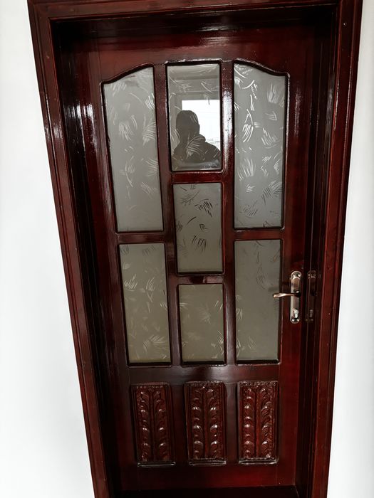 Usi interior din lemn