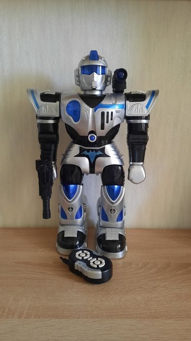 Продам Робота игрушечного
