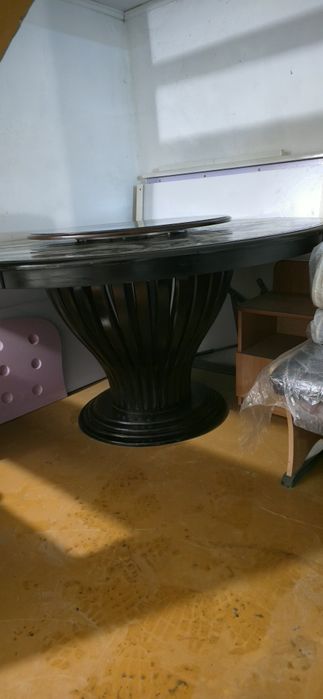 Стол в хорошем состоянии