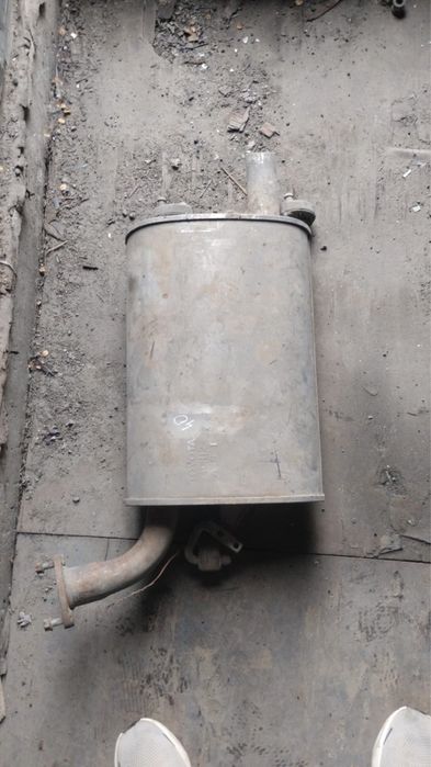 Продам глушитель камри 40