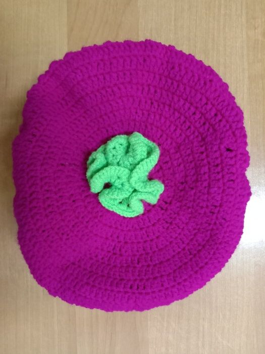 Вязанная шапочка для девочки