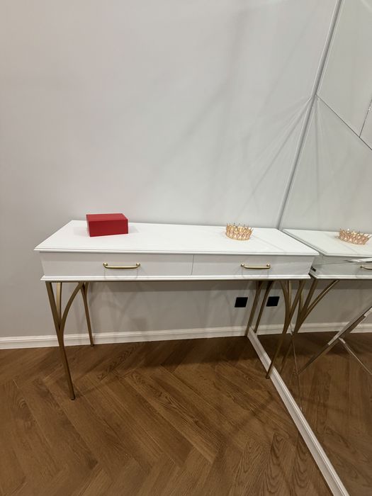 Туалетный столик