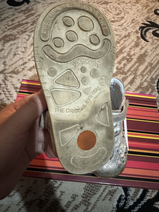 Продам сандалики