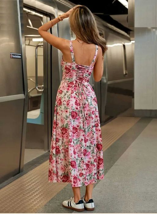 Rochita lunga superba, rochie inflorata vaporoasa, M